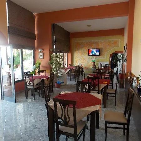 Ilria 4*